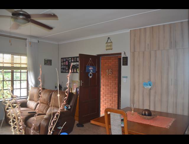 2 BEDROOM APARTMENT FOR SALE IN SCOTTBURGH CENTRAL